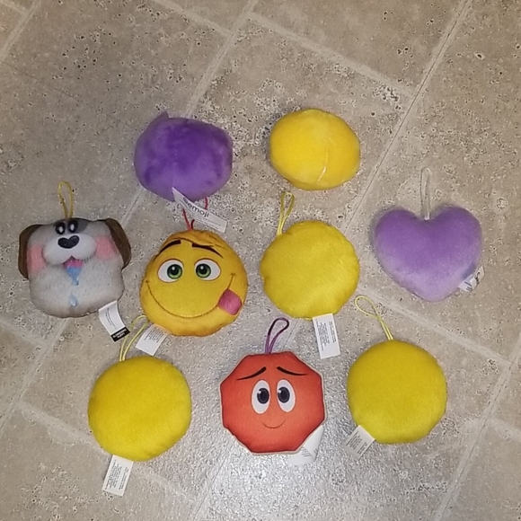 9 Small Emoji Plushies; Make An Offer! - Picture 2 of 2